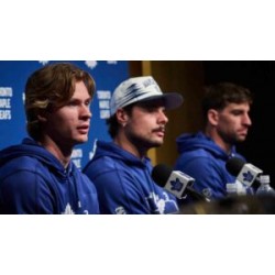 Soupiska týmu Toronto Maple Leafs zahrnuje několik hráčů, kteří byli v draftu vybráni jako celkově první Soupiska týmu Toronto Maple Leafs zahrnuje několik hráčů, kteří byli v draftu vybráni jako celkově první